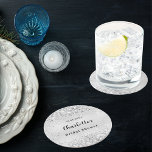 Porta-copo De Papel Redondo confete elegante prata chá de panela<br><div class="desc">Para um chá de panela moderno,  elegante e minimalista. Um fundo com aparência de prata falsa decorado com confete. Personalize e adicione uma data e um nome. Letras negras.</div>