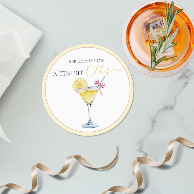 Porta-copo De Papel Redondo Coquette Lemon Cocktail A Tini Bit Older Birthday (Criador carregado)
