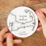 Porta-copo De Papel Redondo Harwich MÃE Wequassett Resort Cape Cod Wedding Wed<br><div class="desc">Felicidades para o excelente de tempo em Cape Cod na sua celebração do casamento costeiro em Harwich com estas personalizadas portas copos de mapa de Black and White Cape Cod. Portas copos de papel perfeitamente personalizadas para o seu assar, Festa de noivado, festa de boas-vindas, hora de coquetel ou Recepção...</div>