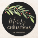 Porta-copo De Papel Redondo Holly e Berries no Natal Negro<br><div class="desc">Sagrado elegante e bagas com Feliz Natal ou sua própria informação em caracteres quicos em qualquer cor (nós usamos ouro) e em qualquer fundo colorido (nós usamos preto.) Todas as cores de texto, fontes e fontes podem ser modificadas, basta clicar no link "personalizar mais" e usar nossa ferramenta de design...</div>