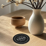 Porta-copo De Papel Redondo Marca Logotipo Comercial Preto Redondo<br><div class="desc">Uma porta copos personalizada profissional para sua empresa apresenta a imagem de design de logotipo impressa em uma porta copos de papel redondo. Basta adicionar seu logotipo no lugar da imagem branca de marcador de posição. Outros textos, como um slogan ou um site, também poderiam ser adicionados por meio de...</div>