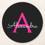 Porta-copo De Papel Redondo Nome do Monograma Girly Black Script Hot-Pink<br><div class="desc">Portas copos de papel de nome de monograma de script simples preto e rosa quente. Isso faz a formatura perfeita,  aniversário,  casamento,  chá de panela,  aniversário,  chá de fraldas ou presente de festa de solteira para alguém que ama luxo de vidro e estilos quíticos.</div>
