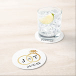 Porta-copo De Papel Redondo Quic Faux Gold Foil Monogramas Casamentos<br><div class="desc">Celebrar em estilo com estas modernas e muito modernas portas copos de casamento. O design é fácil de personalizar com seu próprio texto e sua família e amigos ficarão entusiasmados quando eles virem essas portas copos fabulosas. Itens correspondentes podem ser encontrados na coleção.</div>