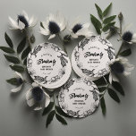 Porta-copo De Papel Redondo Um bebê está criando Flores Góticas que Chá de fra<br><div class="desc">Coleção "Bebê Gótico" - uma mistura única de flores delicadas e crânios sujos, elegantemente trabalhados em preto clássico e branco. Abrace o pouco convencional com nossos convites para chuveiros de bebês e decoração, perfeitamente projetados para aqueles que apreciam a beleza em contrastes. Quer estejamos a celebrar a chegada de um...</div>