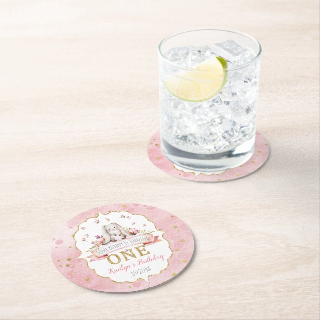 Porta-copo De Papel Redondo Um coelho está virando um primeiro aniversario (Insitu)