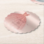 Porta-copo De Papel Sweet 16 Rosa Dourado do Script Moderno Glam Birth<br><div class="desc">Adicione facilmente os detalhes de aniversário clicando no botão "Personalizar". Um bonito,  moderno e chic doce convite de 16 anos,  com vestidos de ouro falso rosa e salpicos reluzentes contra fundo branco rosa-claro.</div>