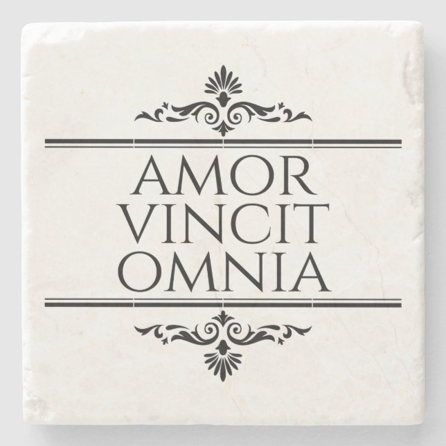 Porta-copo De Pedra Amor Vincit Omnia Conquista Todas as Frases Latina (Frente)