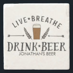 Porta-copo De Pedra Beer Love Hipster Live Respire A Bebida Personaliz<br><div class="desc">Se você ama cerveja, esta porta copos de mármore de qualidade é para você! Ele apresenta um design de estilo de logotipo com o texto "Respire ao Vivo Beer Bebida" e uma ilustração desenhada manualmente de um copo de cerveja e setas centradas entre saltos. Adicione o seu próprio nome ou...</div>