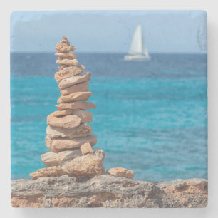 Porta-copo De Pedra Cairn no mar Mediterrâneo