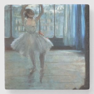 Porta-copo De Pedra Dançarino de Edgar Degas na frente de uma janel