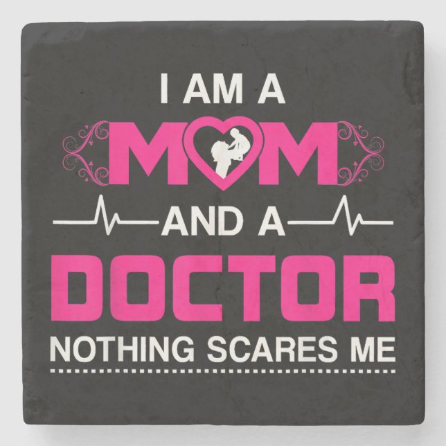 Porta-copo De Pedra Eu sou mãe e médico, nada me assusta. (Frente)