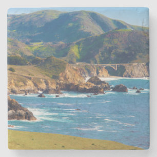 Porta-copo De Pedra EUA, Califórnia. Panorama de Big Sur com Bixby