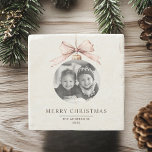Porta-copo De Pedra "Feliz Natal personalizado com presentes de fotos<br><div class="desc">"Adicione um toque festivo às suas reuniões de férias com esta Porta copos Personalizada de Pedra de Natal Feliz, com sua foto personalizada em um belo ornamento. Esta porta copos de pedra durável faz um presente ou uma manutenção pensativos, perfeita para proteger as superfícies e, ao mesmo tempo, adicionar calor...</div>