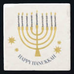 Porta-copo De Pedra Festivo Menorah Candles Happy Hanukkah<br><div class="desc">Velas de folha de ouro falsa para a comemoração de Chanucá. A ilustração menorah Whimsical com estrelas brancas cobria velas celestiais em um falso suporte de velas menorah dourada. Menorah starry Hanukkah ilustrou presentes de design e produtos de papel.</div>