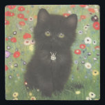 Porta-copo De Pedra Gustav Klimt Kitten<br><div class="desc">Porta copos de pedra com um gatinho Gustav Klimt! Este gatinho preto veste um colar prateado e se senta num campo de flores vermelhas,  azuis,  brancas e amarelas. Um presente maravilhoso para amantes de gatos e entusiastas de arte austríacos!</div>