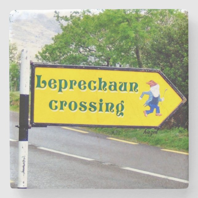 Porta-copo De Pedra Leprechaun, Leprechauns Crossing, Irish Gifts, (Frente)