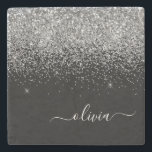 Porta-copo De Pedra Monograma Silver Black Glitter Script Girt Name<br><div class="desc">Azulejo de Pedra do Nome do Script Glitter Glitter do Script Glitter Preto e Silver Sparkle. Isso faz a formatura perfeita,  doce aniversário de 16 anos,  casamento,  chá de panela,  aniversário,  chá de fraldas ou presente de festa de solteira para alguém que ama luxo de vidro e estilos quicos.</div>