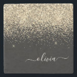 Porta-copo De Pedra Nome da Rapariga do Monograma do Script Glitter Pr<br><div class="desc">Azulejo de Pedra do Nome do Monograma do Script Glitter Preto e Dourado. Isso faz a formatura perfeita,  doce aniversário de 16 anos,  casamento,  chá de panela,  aniversário,  chá de fraldas ou presente de festa de solteira para alguém que ama luxo de vidro e estilos quicos.</div>