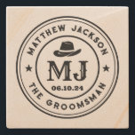 Porta-copo De Pedra Padrinhos de casamento de Monograma do West Cowboy<br><div class="desc">Presentes personalizados para padrinhos de casamento e melhor homem com o tema do cowboy ocidental. Decorado com chapéu de cowboy com fonte ocidental antiga. O texto e a cor são editáveis usando a Ferramenta Design para ajustado da sua ocasião. Obtenha este presente personalizado para casamento, despedida de solteiro, festa de...</div>