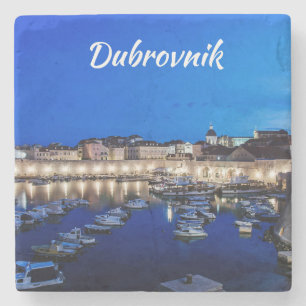 Porta-copo De Pedra porto de Dubrovnik e muralhas iluminadas à noite