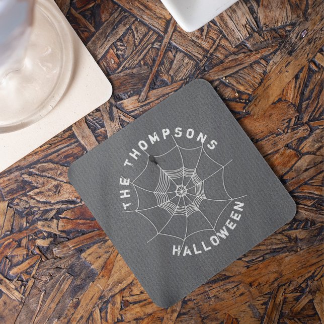 Porta-copo Decoração de Bebida de Halloween Gótico Aranha Ass (Spooky spider in web Halloween coaster with creepy gothic design perfect for spooky party table.)