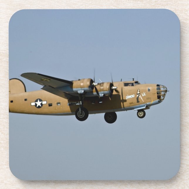 Porta-copo Diamond Lil B-24 Bombardeiro, pousando em Oshkosh, (Frente)