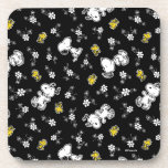 Porta-copo Divertimento e flores do Snoopy & Woodstock<br><div class="desc">Dê uma olhada neste design super fofo com Snoopy e Woodstock parando para cheirar as flores.</div>