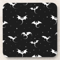 Dragões voadores e estrelas sobre fundo negro