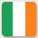 Porta-copo Duro de plástico com pavilhão da Irlanda<br><div class="desc">Porta copos de plástico elegante e patriótica com bandeira da Irlanda. Este produto é personalizável.</div>