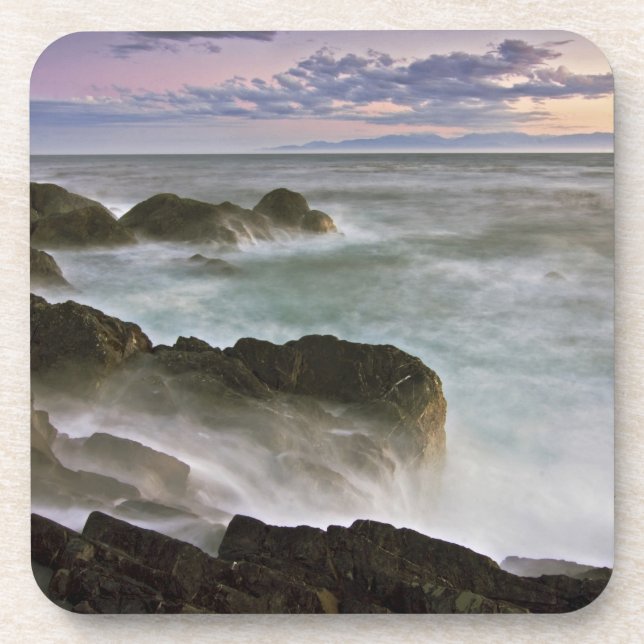 Porta-copo EUA, Washington, Ilhas San Juan. As ondas batem (Frente)