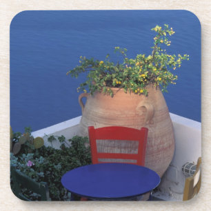 Porta-copo Europa, Grécia, Santorini. Terra com vista ao mar