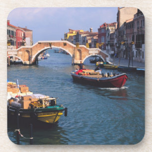Porta-copo Europa, Itália, Veneza. Barcos trazendo
