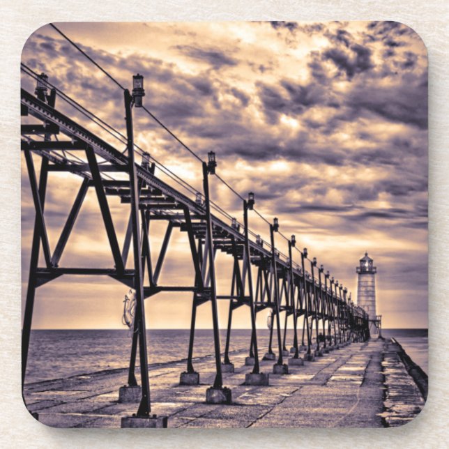 Porta-copo farol e píer de Grand Haven, Grand Haven (Frente)