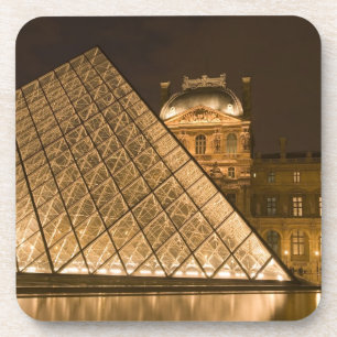 Porta-copo França, Paris. O Louvre ao crepúsculo. Crédito 2
