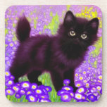 Porta-copo Gustav Klimt Black Kitten<br><div class="desc">Portas copos com um gatinho preto Gustav Klimt! Esta beleza de olhos largos se coloca num campo verde de flores roxas. Um presente pensativo para amantes de gatos e entusiastas de arte austríacos!</div>