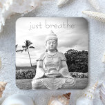 Porta-copo Hawaii Buddha Black and White Photo Simplesmente R<br><div class="desc">"Apenas respire." Toda vez que visito a Ilha Grande, preciso ir a este Buda. Algo sobre o esplendor do oceano, a face pacífica, e a solidão de sua colocação me faz sentir calma, serena, e feliz. Tome um momento para desvendar sempre que você relaxa com sua bebida favorita e usa...</div>