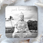 Porta-copo Hawaii Buddha Black and White Photo Simplesmente R<br><div class="desc">"Apenas respire." Toda vez que visito a Ilha Grande, preciso ir a este Buda. Algo sobre o esplendor do oceano, a face pacífica, e a solidão de sua colocação me faz sentir calma, serena, e feliz. Tome um momento para desvendar sempre que você relaxa com sua bebida favorita e usa...</div>
