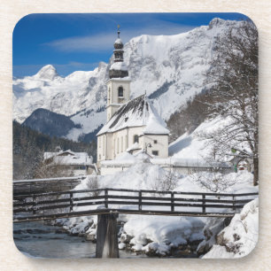 Porta-copo Igreja na neve com montanhas alpes
