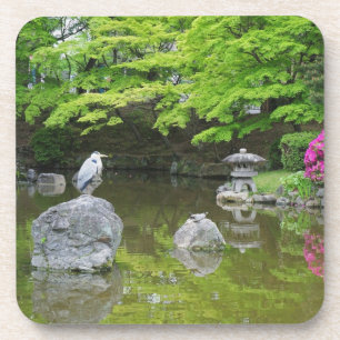 Porta-copo Japão, Quioto. Garça em folhas verdes frescas