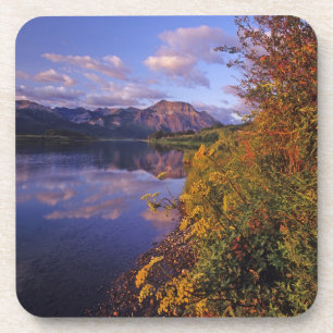 Porta-copo Lago Maskinonge no Parque Nacional Waterton Lakes