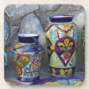 Porta-copo Louças coloridas à venda no centro de Loreto,