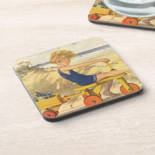 Porta-copo Menino Antigo Brincando na Praia com Brinquedos de