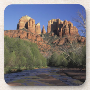 Porta-copo NA, EUA, Arizona, Sedona. Cathedral Rock e Oak