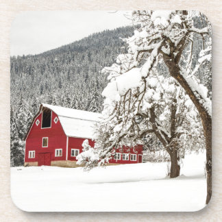 Porta-copo Neve fresca em celeiro vermelho