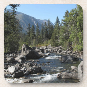 Porta-copo Paisagem turva do rio Montanha