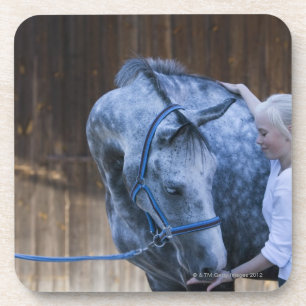 Porta-copo retrato da rapariga que guardara o cavalo branco