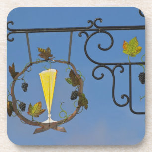 Porta-copo Sinal de ferro em formas que ilustra o tema