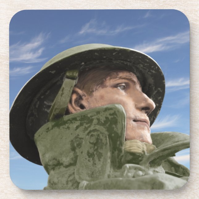 Porta-copo Soldado WW1 no casaco e no capacete de trincheira (Frente)
