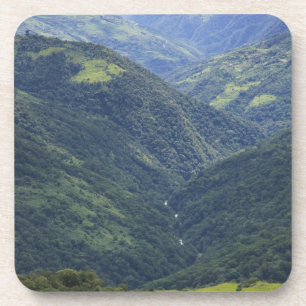 Porta-copo Terras agrícolas e floresta do Himalaia no vale de