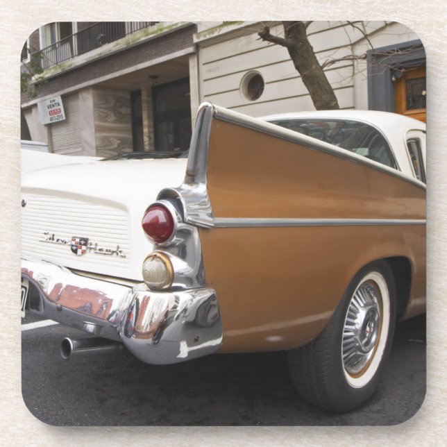 Porta-copo Um carro clássico do Studebaker Silver Hawk estaci (Frente)